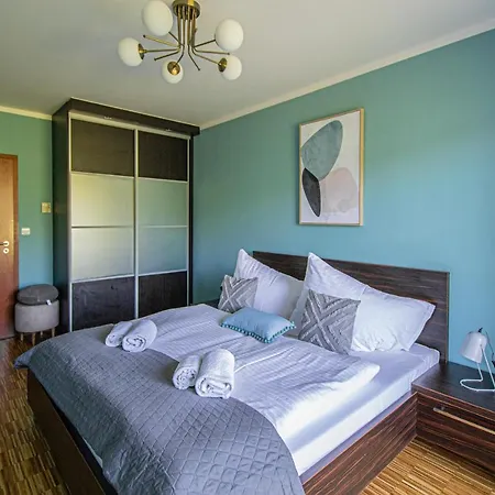Park View Apartman With Private Garage And Balcony Apartment *