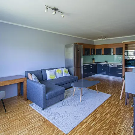 Park View Apartman With Private Garage And Balcony Prague