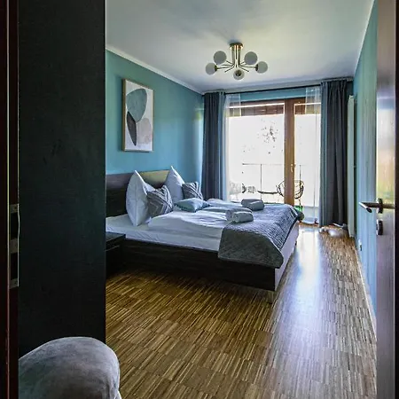 Park View Apartman With Private Garage And Balcony Prague